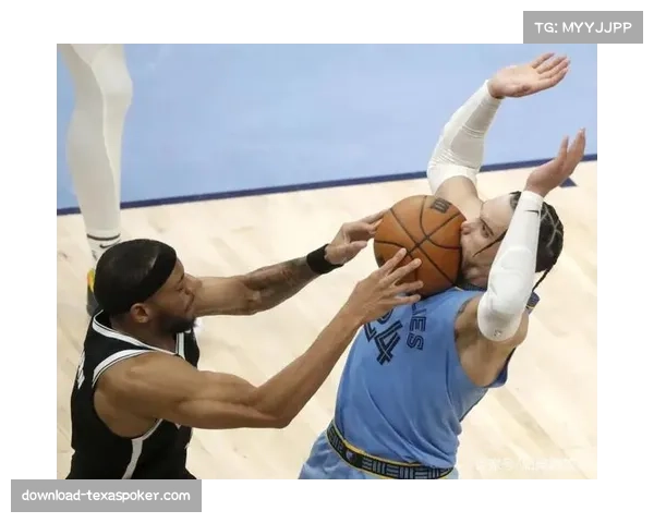 克拉克小腿伤势三月中旬难复出 灰熊前场运动能力与活力不足